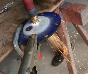 Öffnung für Gewindefitting rausschneiden